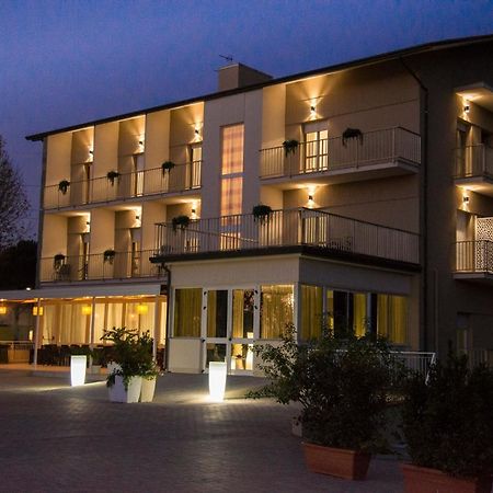 Infinity Hotel Cervia Exterior foto