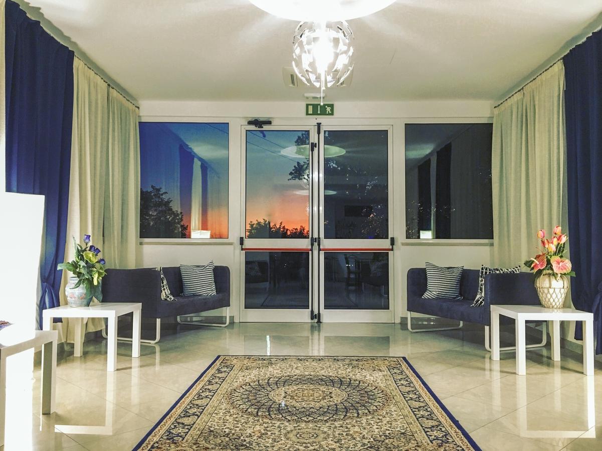 Infinity Hotel Cervia Exterior foto