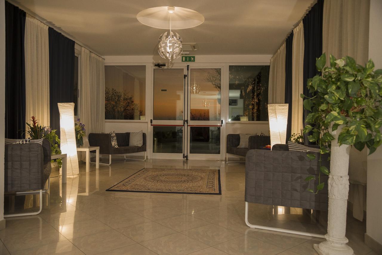 Infinity Hotel Cervia Exterior foto