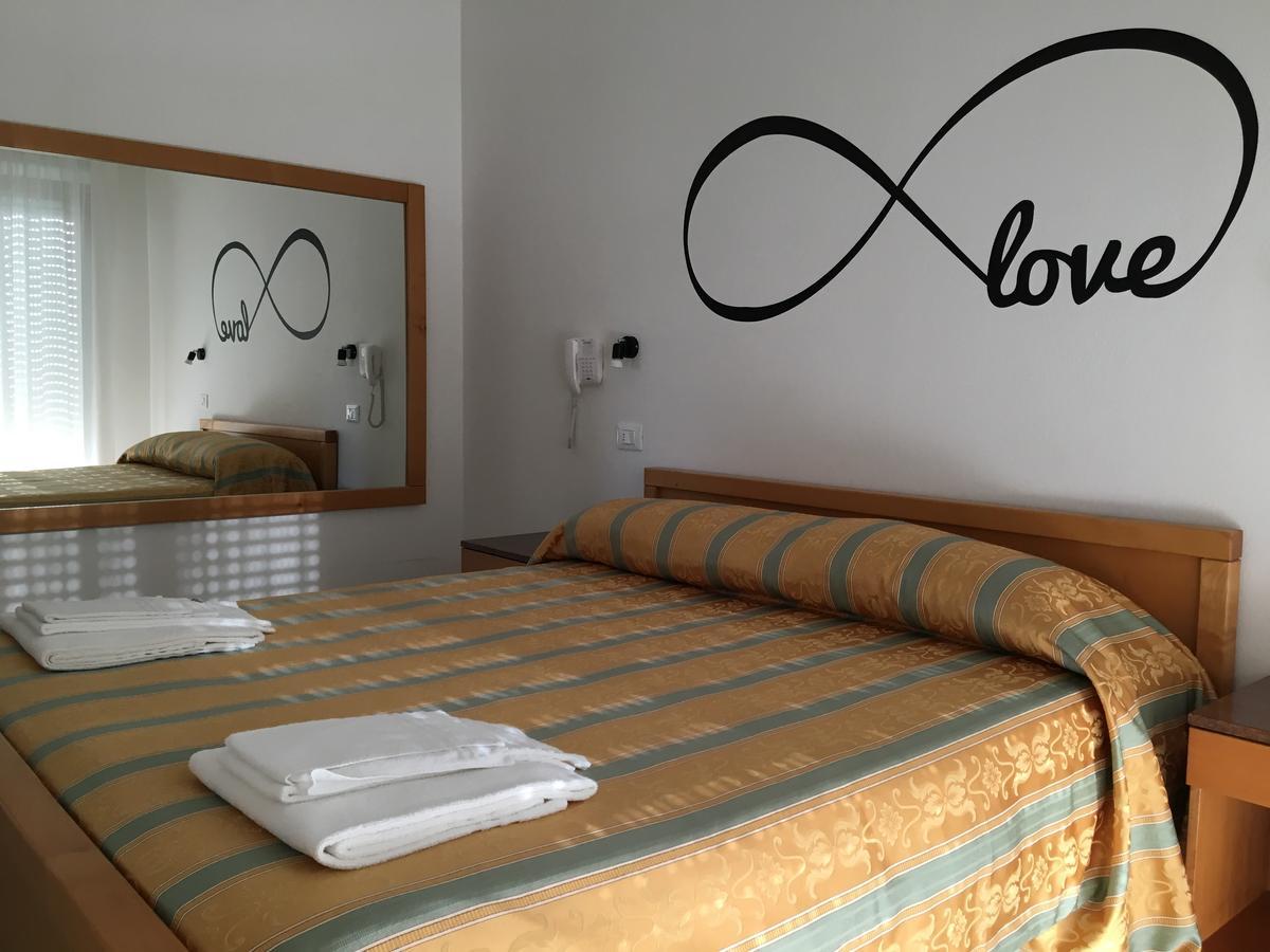 Infinity Hotel Cervia Exterior foto